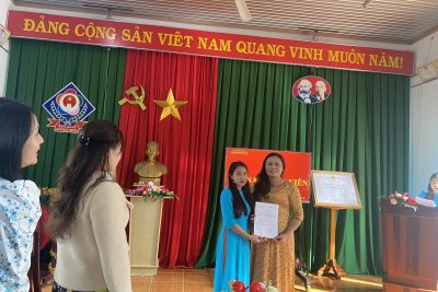 LỄ KẾT NẠP ĐẢNG VIÊN MỚI: Nguyễn Thị Thanh Thuỷ